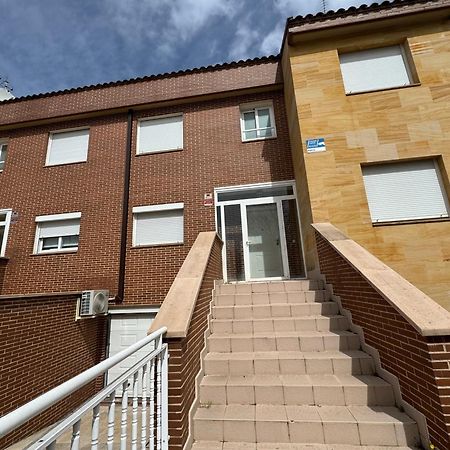 מדריד Chalet Ifema 5 Habitaciones 4 Banos, Parking Free מראה חיצוני תמונה