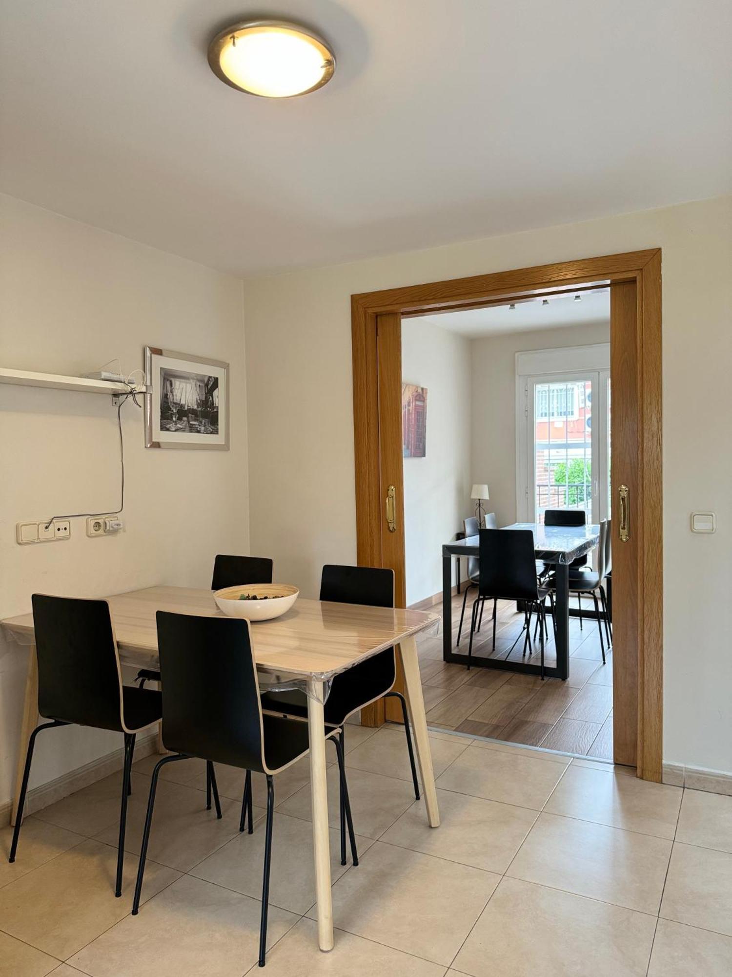 מדריד Chalet Ifema 5 Habitaciones 4 Banos, Parking Free מראה חיצוני תמונה