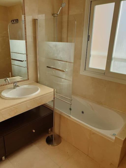 מדריד Chalet Ifema 5 Habitaciones 4 Banos, Parking Free מראה חיצוני תמונה
