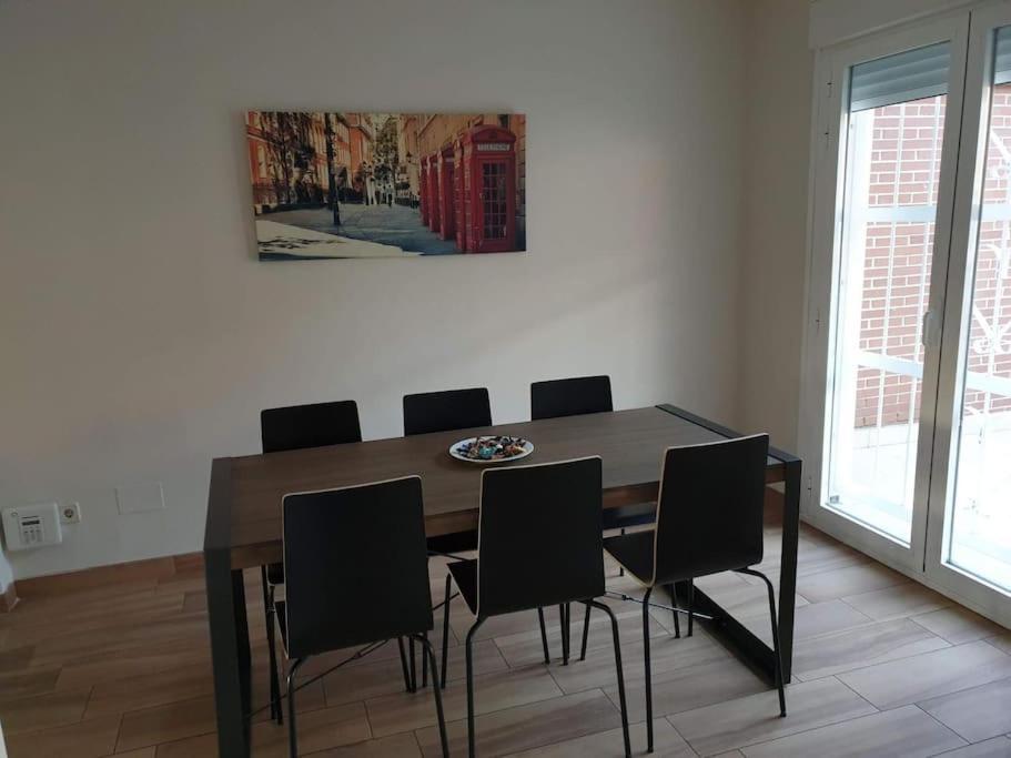 מדריד Chalet Ifema 5 Habitaciones 4 Banos, Parking Free מראה חיצוני תמונה